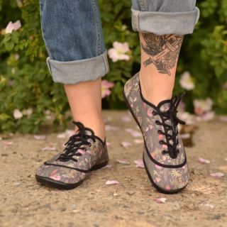 Proč si koupit letní kecky právě teď (a proč se to sakra vyplatí) 😎👟 Léto končí, výprodej běží, a vy si říkáte: „Teď už...