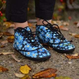 „Pomněnky? V listopadu? To ses, Eli, úplně zbláznila?“ Ano. A děkuju za optání. 💁‍♀️✨ Pomněnky jsou totiž pro všechny,...