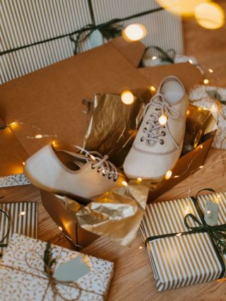 Milí naši zákazníci, přátelé a všichni rebelové na bosých nohou 🤍 Děkujeme vám za další společný rok. Za každý krok, který...